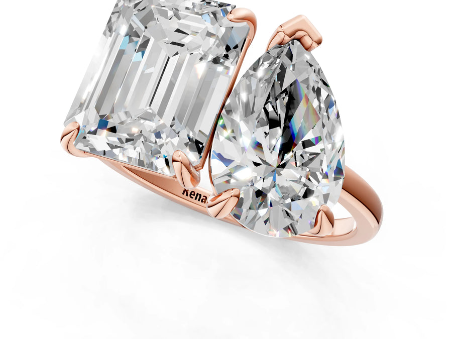 Rose gold Pear and Emerald Toi Moi Ring with Prong Setting and Plain Band