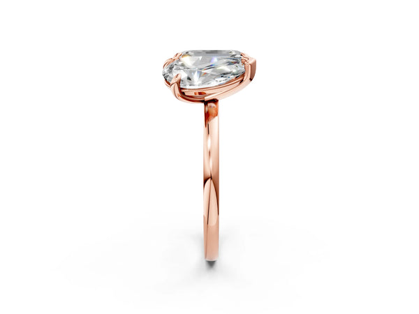 Rose gold Pear and Emerald Toi Moi Ring with Prong Setting and Plain Band