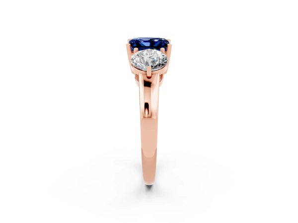 Rose gold Princess Cut Blue Sapphire Three-Stone Ring with Prong Setting and Classic Band