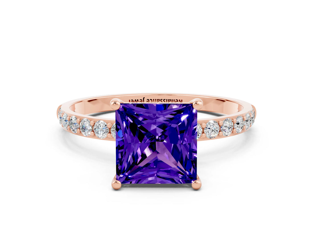 Rose gold Princess Cut Diamond Pavé Band with Six-Prong Setting