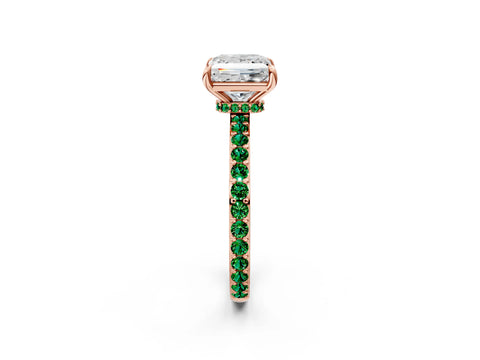 Rose gold Princess Cut Diamond Pavé Engagement Ring with Round with Emerald side stone Accents and Prong Setting_2