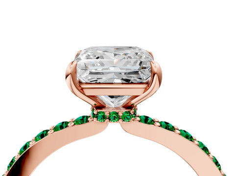 Rose gold Princess Cut Diamond Pavé Engagement Ring with Round with Emerald side stone Accents and Prong Setting_4