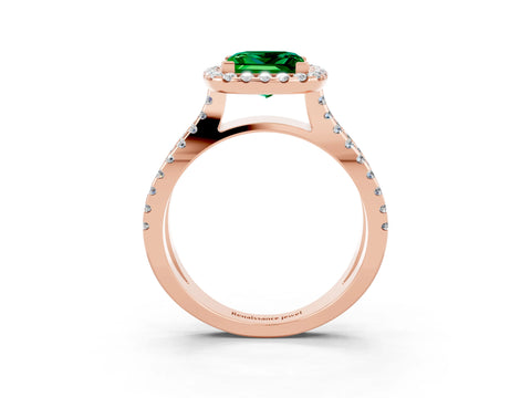 Rose gold Princess Cut Emerald Halo Ring with Split Shank Pavé Band and Prong Setting_3