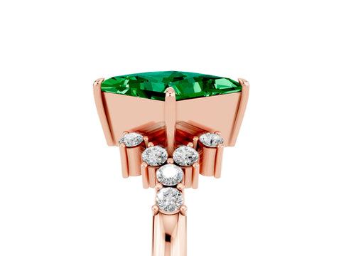 Rose gold Princess Cut Emerald Ring with Side Stones and Four-Prong Setting_41