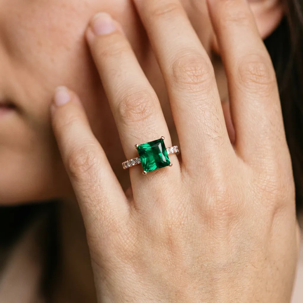 Rose gold Princess Cut Emerald Solitaire Ring with Round  Pavé Band and Four-Prong Setting_32
