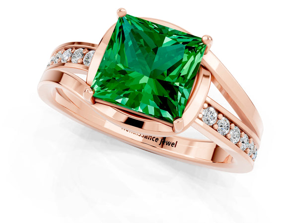Rose gold Princess Cut Emerald Solitaire Ring with Split Shank and Prong Setting