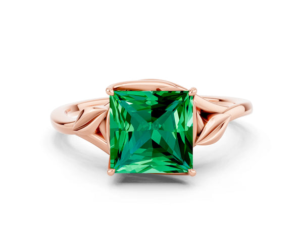 Rose gold Princess Cut Emerald Solitaire Ring with Twist Band and Four-Prong Setting