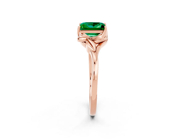 Rose gold Princess Cut Emerald Solitaire Ring with Twist Band and Four-Prong Setting