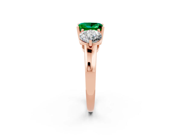 Rose gold Princess Cut Emerald Three-Stone Ring with Prong Setting and Classic Band