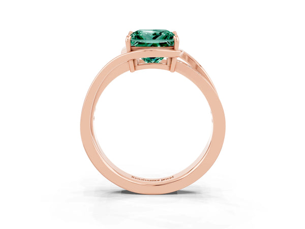 Rose gold Princess Cut Green Sapphire Solitaire Ring with Split Shank and Prong Setting