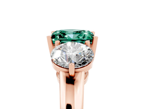 Rose gold Princess Cut Green Sapphire Three-Stone Ring with Prong Setting and Classic Band_5