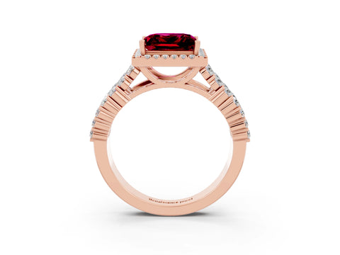 Rose gold Princess Cut Halo Pavé Diamond Engagement Ring with Split Shank and Four-Prong Setting_3