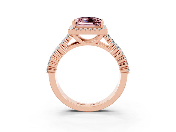 Rose gold Princess Cut Halo Pavé Diamond Engagement Ring with Split Shank and Four-Prong Setting