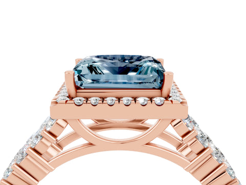 Rose gold Princess Cut Halo Pavé Diamond Engagement Ring with Split Shank and Four-Prong Setting_4