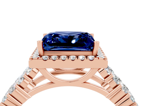 Rose gold Princess Cut Halo Pavé Diamond Engagement Ring with Split Shank and Four-Prong Setting_4