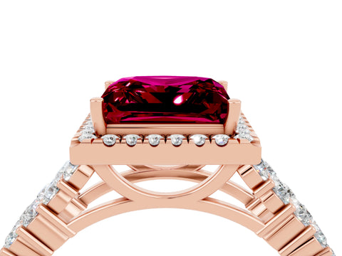 Rose gold Princess Cut Halo Pavé Diamond Engagement Ring with Split Shank and Four-Prong Setting_4