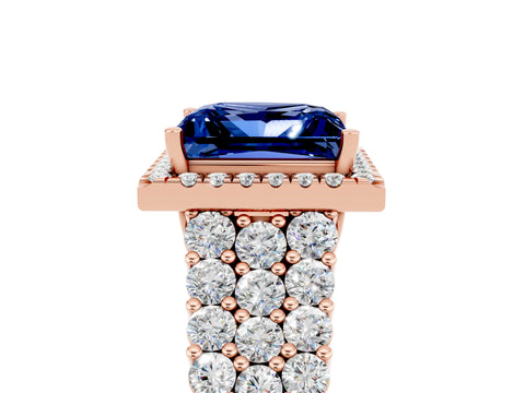 Rose gold Princess Cut Halo Pavé Diamond Engagement Ring with Split Shank and Four-Prong Setting_5