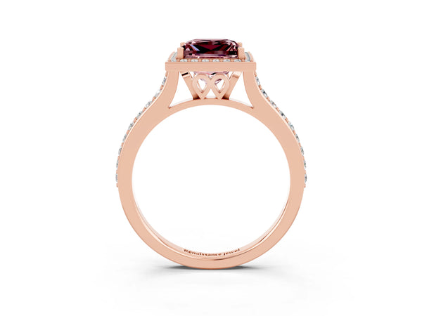 Rose gold Princess Cut Halo Round Diamond Pavé Band with Four-Prong Setting
