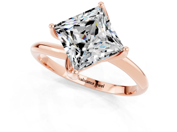 Rose gold Princess Cut Moissanite Solitaire Engagement Ring with Four-Prong Setting and Classic Band