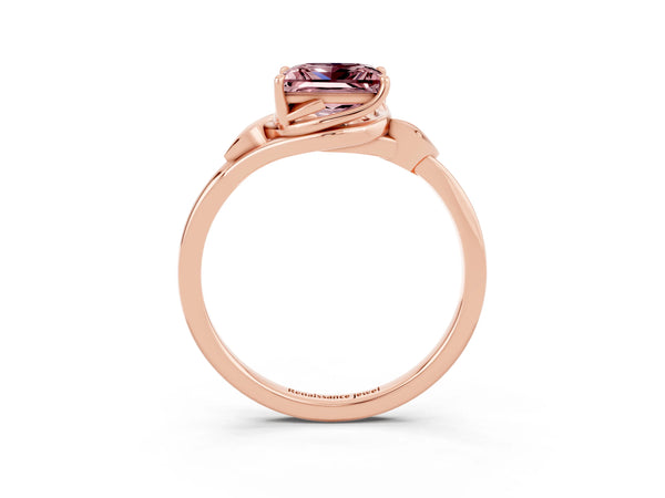 Rose gold Princess Cut Morganite Solitaire Ring with Twist Band and Four-Prong Setting