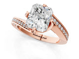 Rose gold Radiant Cut Solitaire Diamond Twist Band with Pavé Setting and Four-Prong Setting_4