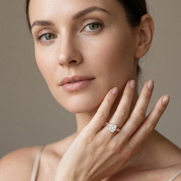 Rose gold Radiant Cut Twisted Pavé Band Solitaire Ring with Four-Prong Setting