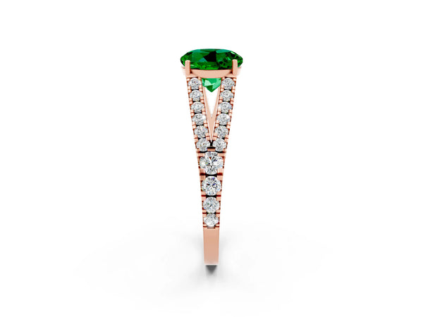 Rose gold Round Cut Emerald Split Shank Pavé Engagement Ring with Four-Prong Setting