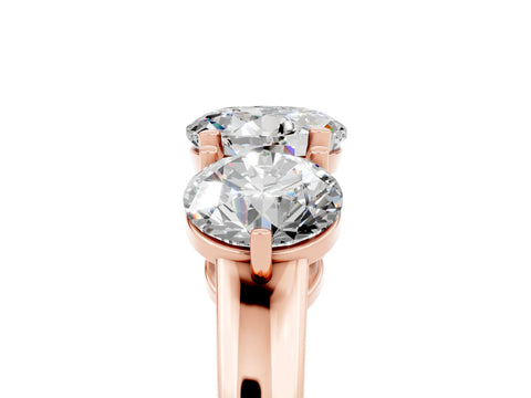 Rose gold Round Cut Moissanite Three-Stone Ring with Prong Setting and Classic Band_5