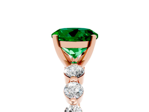 Rose gold Round Cut Solitaire Emerald Ring with Pave Band and Four-Prong Setting_5