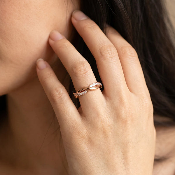 Rose gold Round Diamond Twisted Infinity Band with Prong Setting
