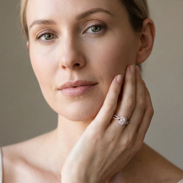Rose gold Round Halo Twist Band Solitaire Prong Setting