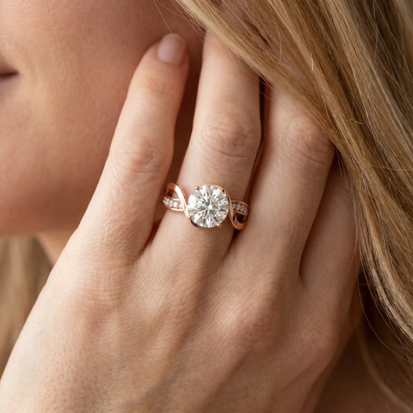 Rose gold Round Solitaire Twisted Band with Prong Setting