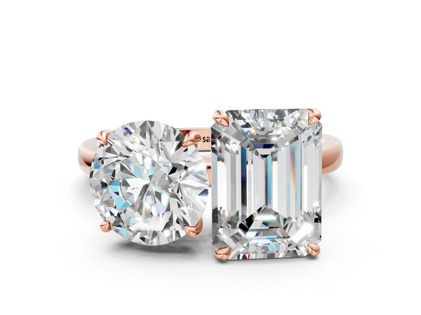 Rose gold Round and Emerald Cut Toi Moi Ring with Prong Setting