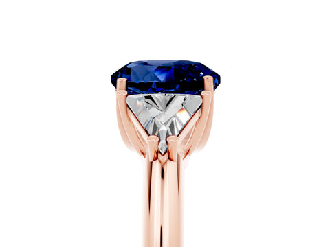 Rose gold Three-Stone Round Cut Cut Diamond Ring with Trillion Side Stones and Four-Prong Setting_5
