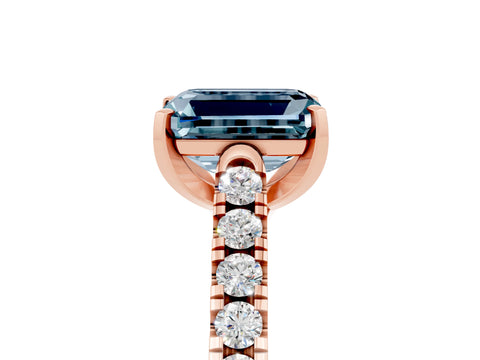 Rose gold {shape_name} Aquamarine Solitaire Ring with Pavé Band and Four-Prong Setting_5