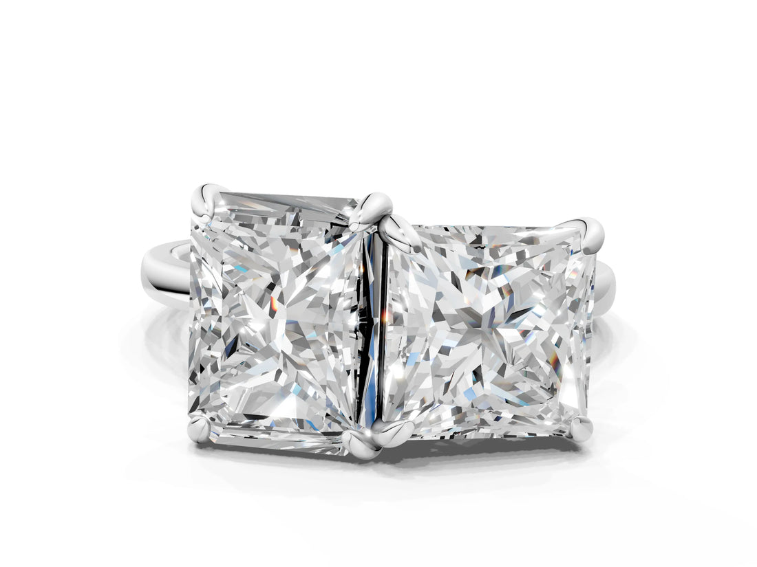 Silver Emerald and Princess Toi Moi Ring with Prong Setting and Plain Band