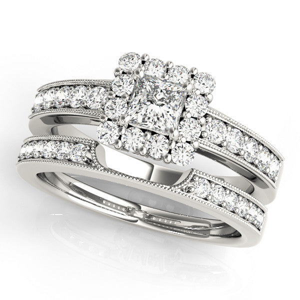 White gold Princess Cut Halo Diamond Pavé Engagement Ring with Milgrain Detailing
