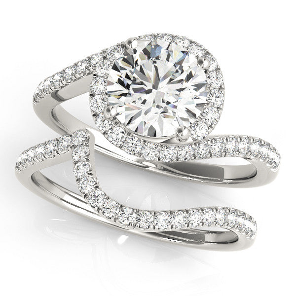 White gold Round Diamond Halo Ring with Twisted Pavé Band and Four-Prong Setting