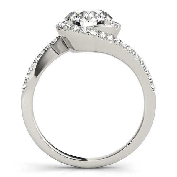 White gold Round Diamond Halo Ring with Twisted Pavé Band and Four-Prong Setting