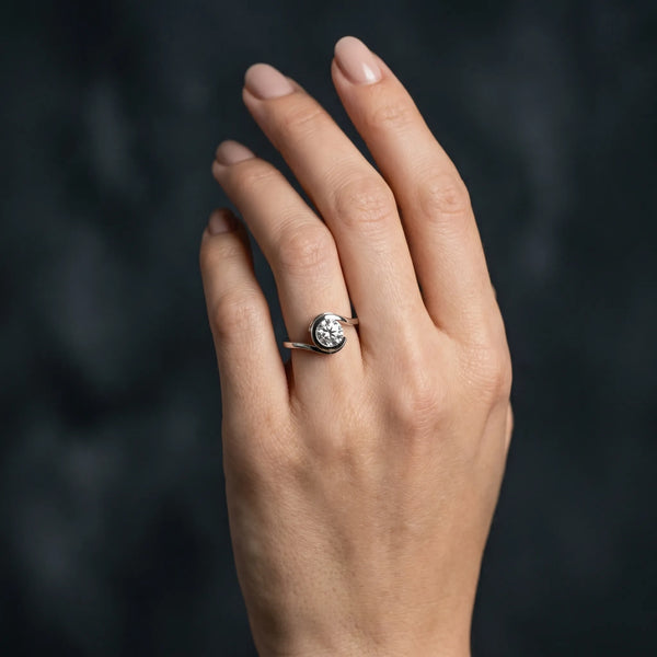 White gold Bezel Set Round Solitaire Twist Band Ring
