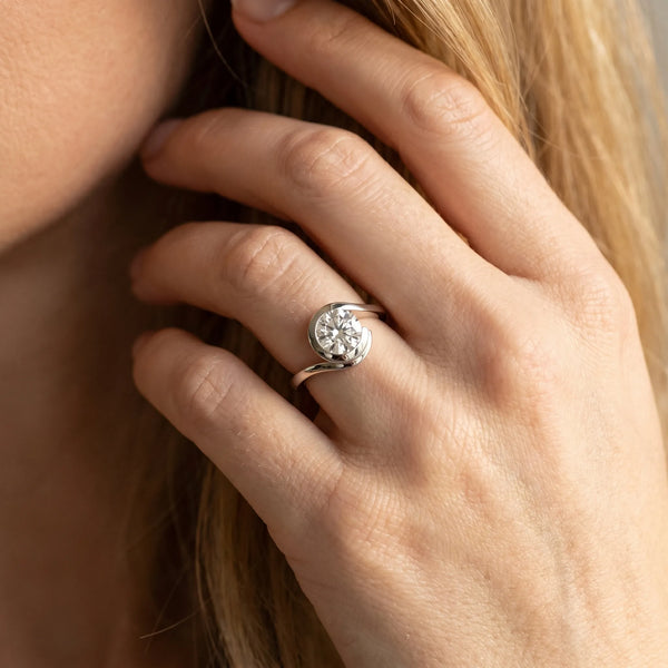 White gold Bezel Set Round Solitaire Twist Band Ring