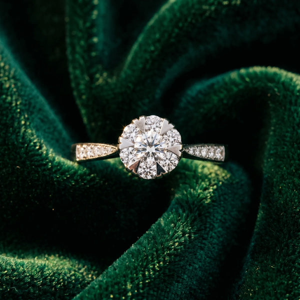 White gold Cluster Round Diamond Pavé Band Flower Prong Setting Ring