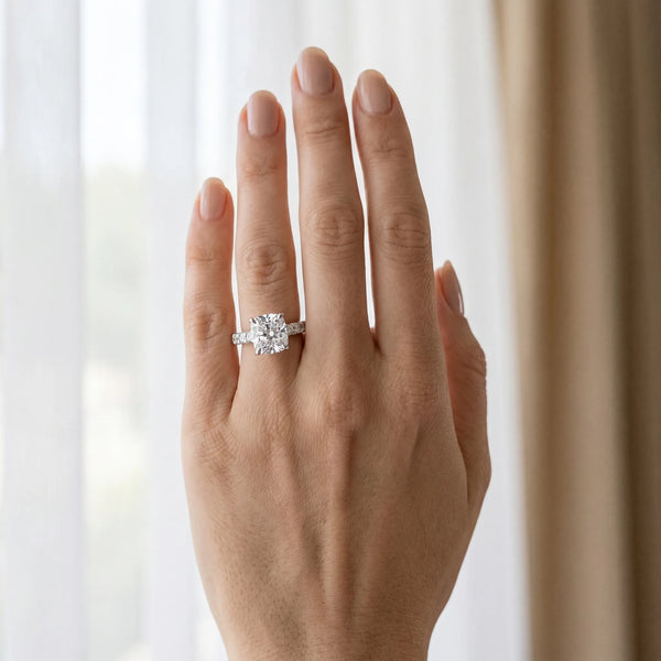 White gold Cushion Brilliant Diamond Pavé Band with Six-Prong Setting