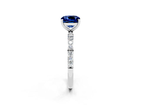 White gold Cushion Cut Diamond Pavé Band with Six-Prong Setting_2