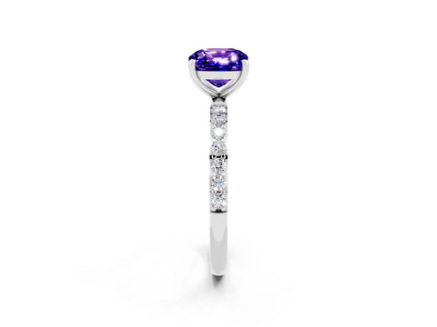 White gold Cushion Cut Diamond Pavé Band with Six-Prong Setting_2