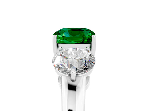 White gold Cushion Cut Emerald Three-Stone Ring with Prong Setting and Classic Band_5