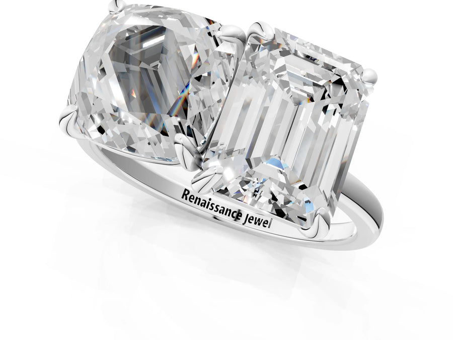 White gold Cushion and Emerald Toi Moi Ring with Prong Setting and Plain Band