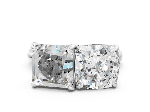 White gold Cushion and Princess Toi Moi Ring with Prong Setting and Plain Band