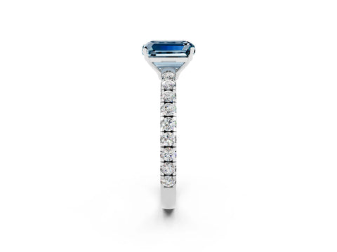 White gold Emerald Cut Aquamarine Pavé Solitaire Engagement Ring with Four-Prong Setting_14