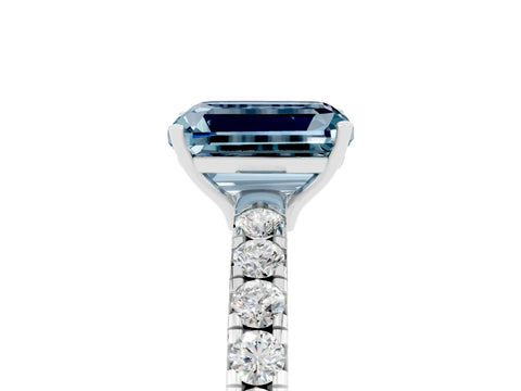 White gold Emerald Cut Aquamarine Pavé Solitaire Engagement Ring with Four-Prong Setting_17